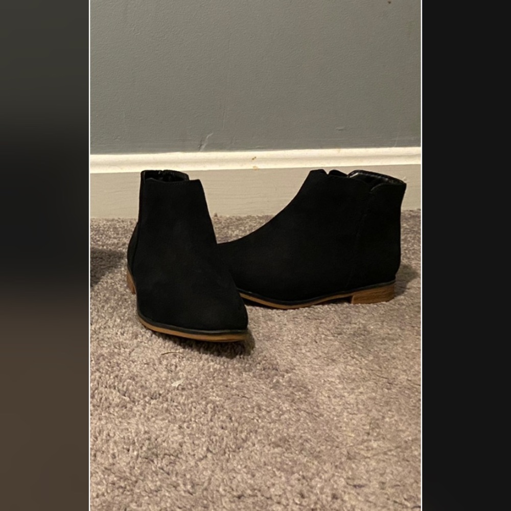 Toddler girl faux suede ankle boots